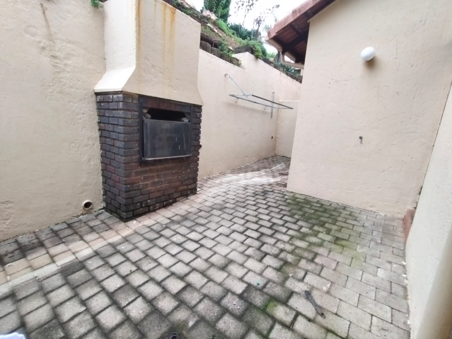To Let 2 Bedroom Property for Rent in Kenmare Gauteng