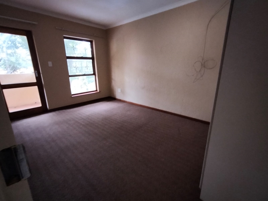 To Let 2 Bedroom Property for Rent in Kenmare Gauteng