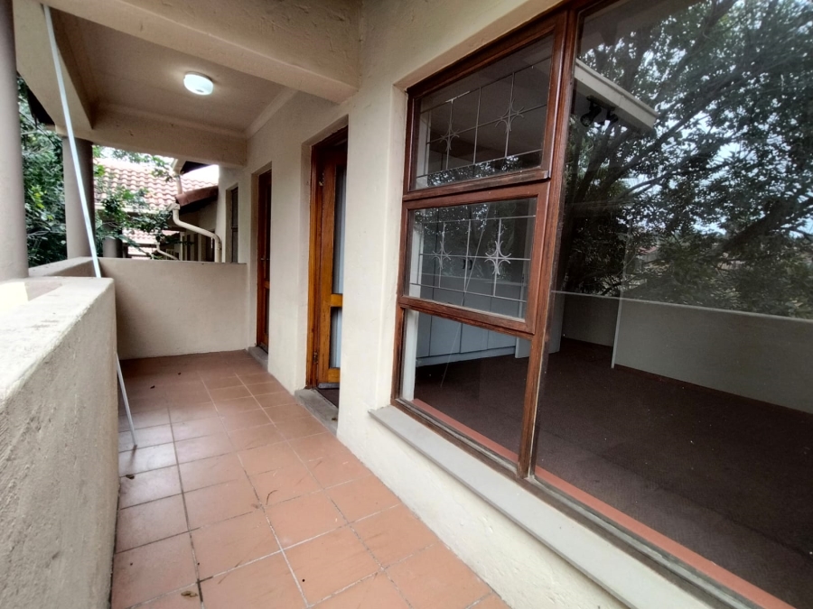 To Let 2 Bedroom Property for Rent in Kenmare Gauteng