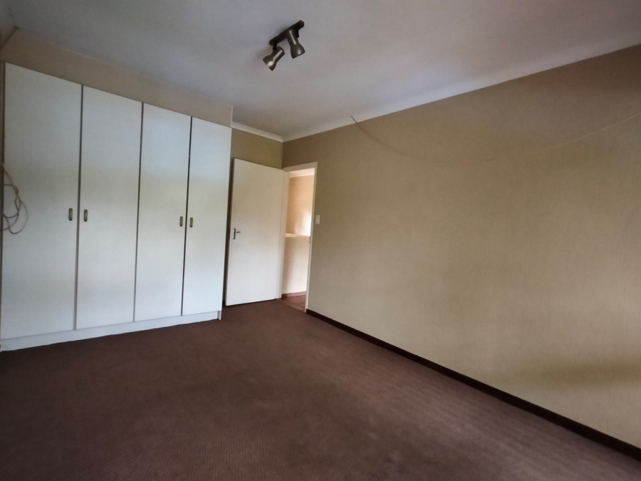 To Let 2 Bedroom Property for Rent in Kenmare Gauteng
