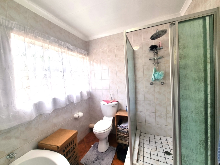 4 Bedroom Property for Sale in Eldoraigne Gauteng