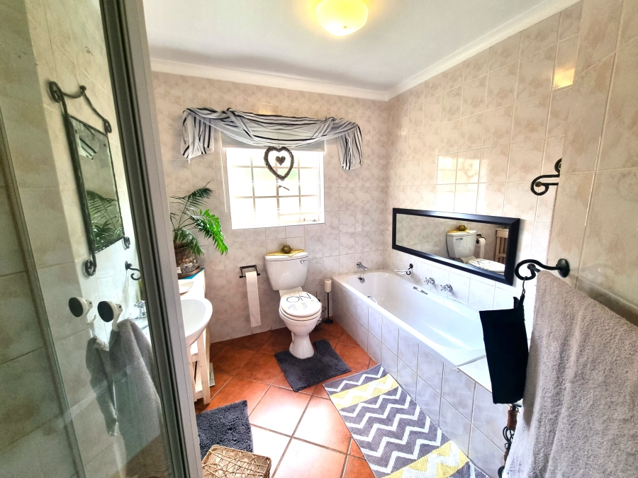 4 Bedroom Property for Sale in Eldoraigne Gauteng