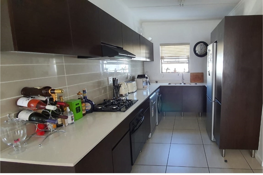 2 Bedroom Property for Sale in Greenstone Hill Gauteng