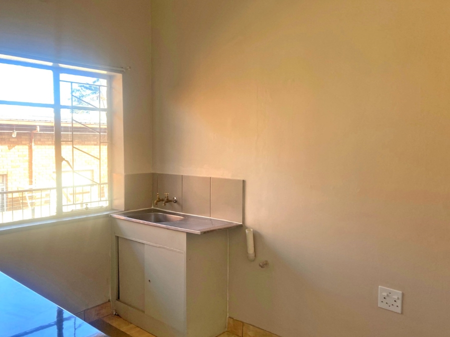 To Let 1 Bedroom Property for Rent in Primrose Gauteng