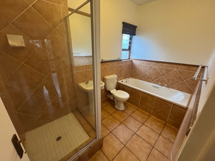 1 Bedroom Property for Sale in Douglasdale Gauteng