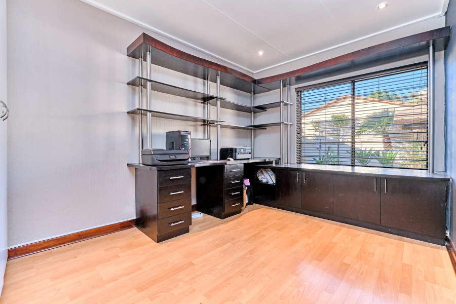4 Bedroom Property for Sale in Morningside Gauteng