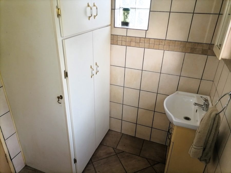 To Let 1 Bedroom Property for Rent in Doringkloof Gauteng