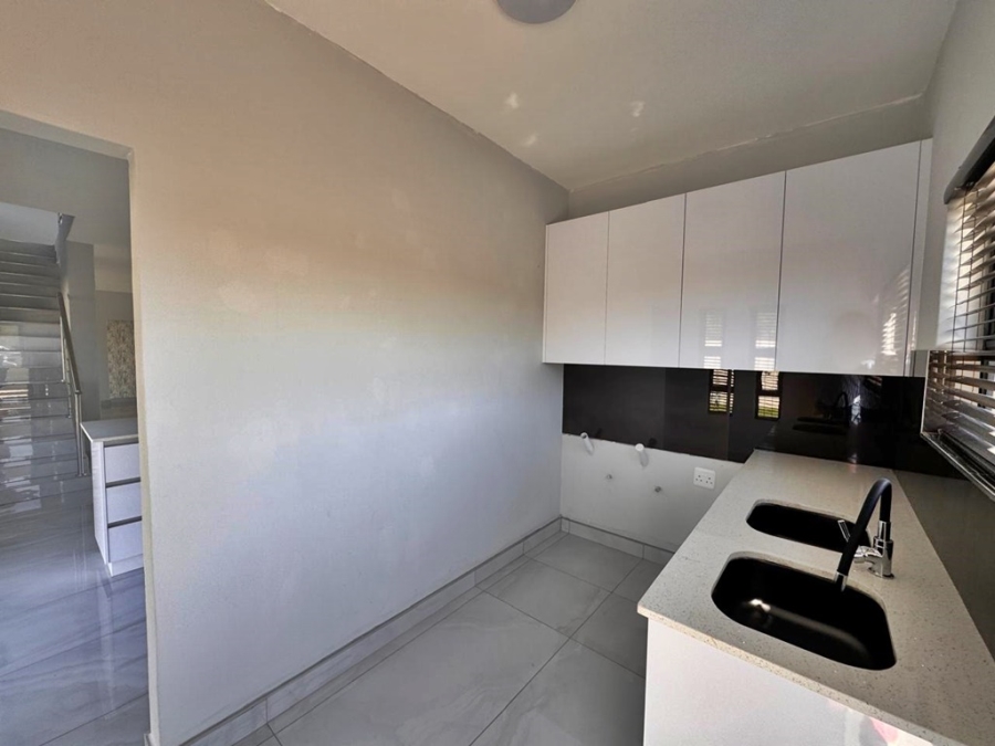 To Let 3 Bedroom Property for Rent in Eldoraigne Gauteng
