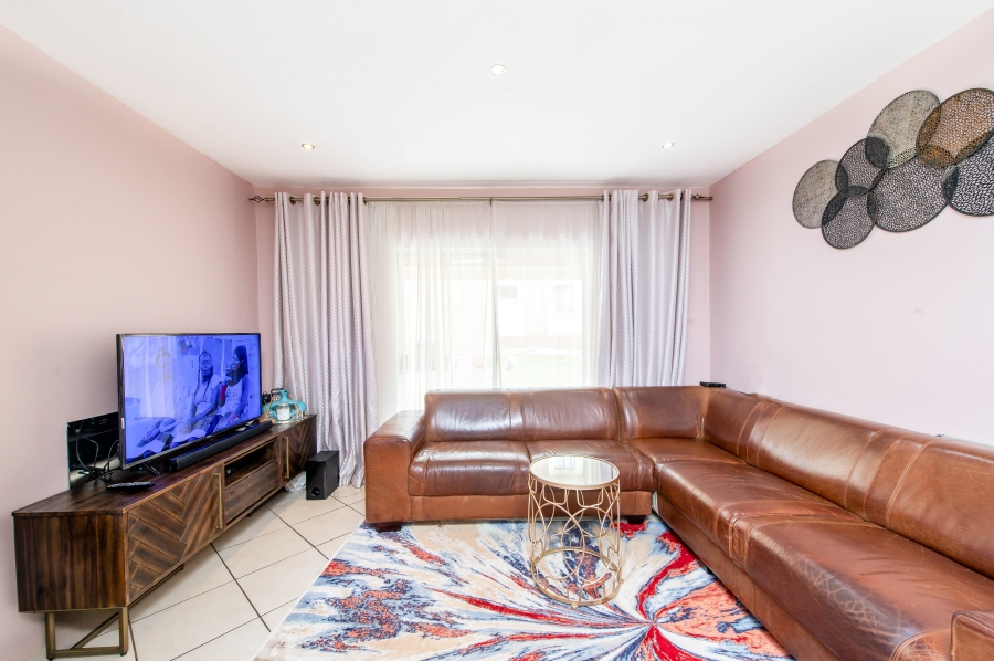 2 Bedroom Property for Sale in Noordwyk Gauteng