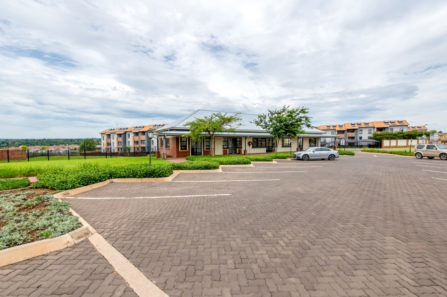 2 Bedroom Property for Sale in Noordwyk Gauteng