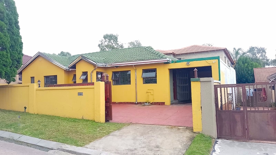 To Let 3 Bedroom Property for Rent in Olievenhoutbosch Gauteng