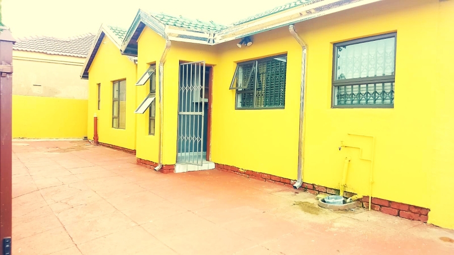 To Let 3 Bedroom Property for Rent in Olievenhoutbosch Gauteng