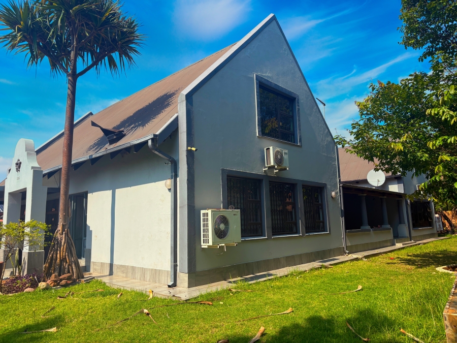 4 Bedroom Property for Sale in Theresa Park Gauteng