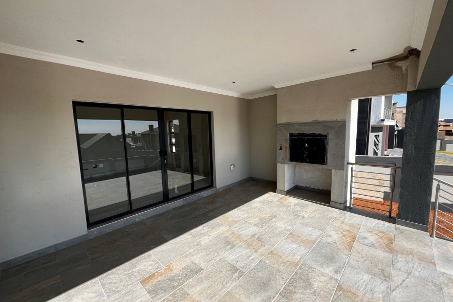 4 Bedroom Property for Sale in Roodepark Eco Estate Gauteng