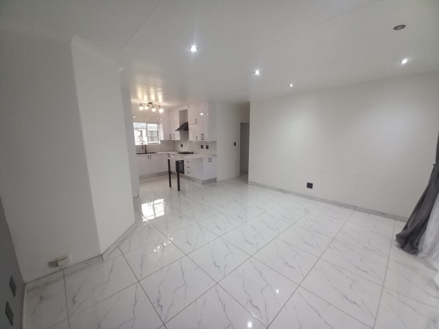 2 Bedroom Property for Sale in Bardene Gauteng