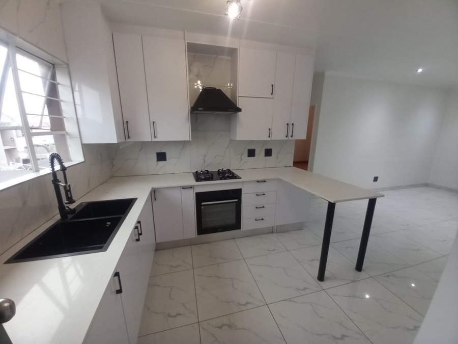 2 Bedroom Property for Sale in Bardene Gauteng