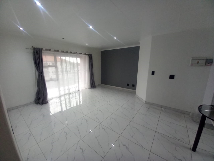 2 Bedroom Property for Sale in Bardene Gauteng