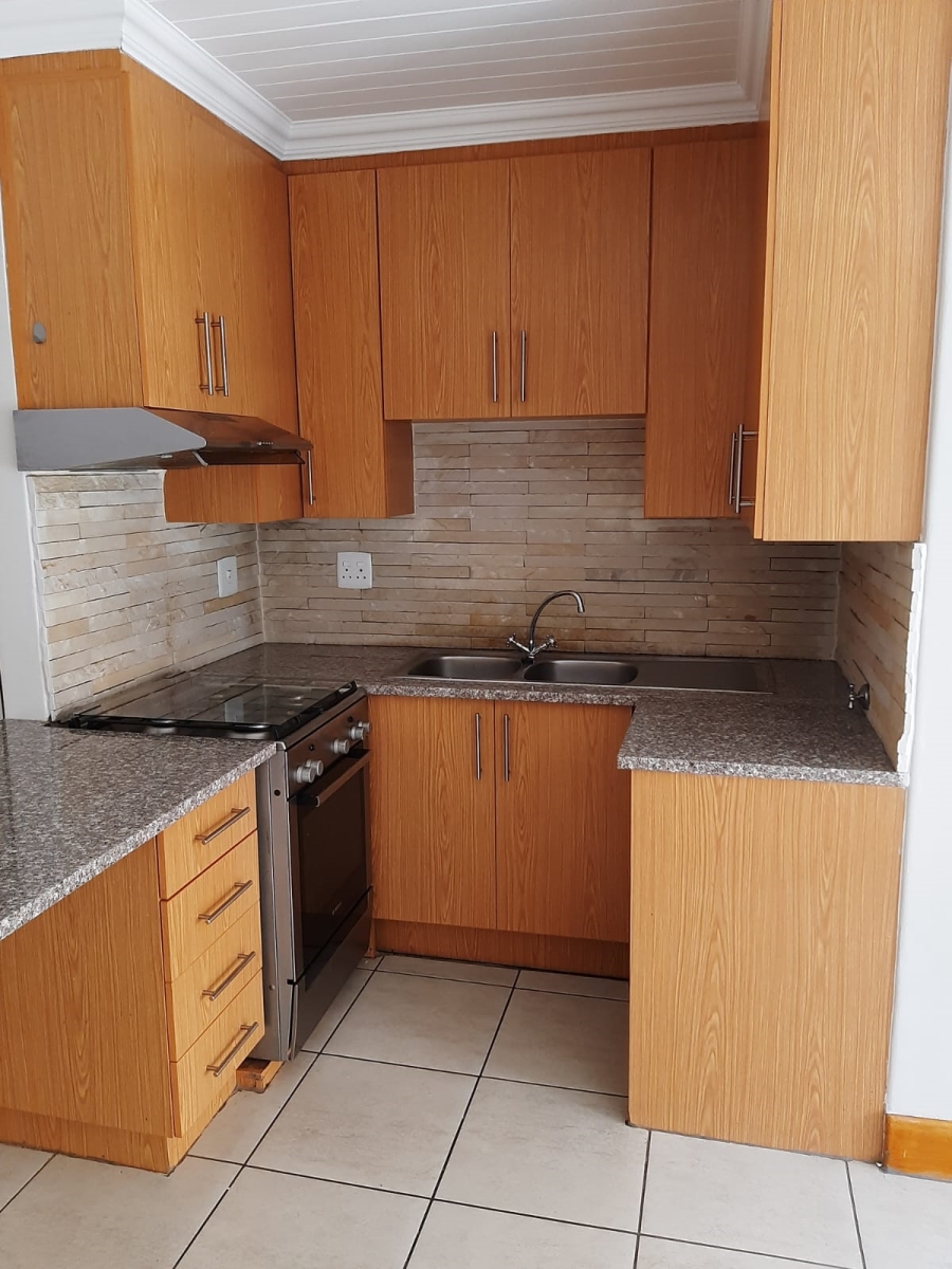 2 Bedroom Property for Sale in Waverley Gauteng