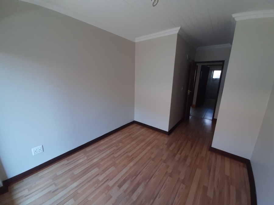 2 Bedroom Property for Sale in Waverley Gauteng