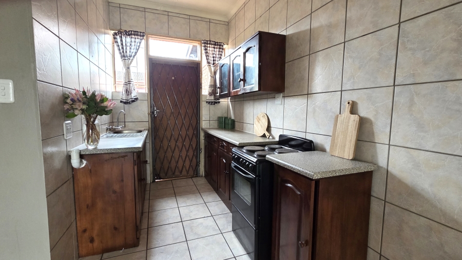 2 Bedroom Property for Sale in Hermanstad Gauteng