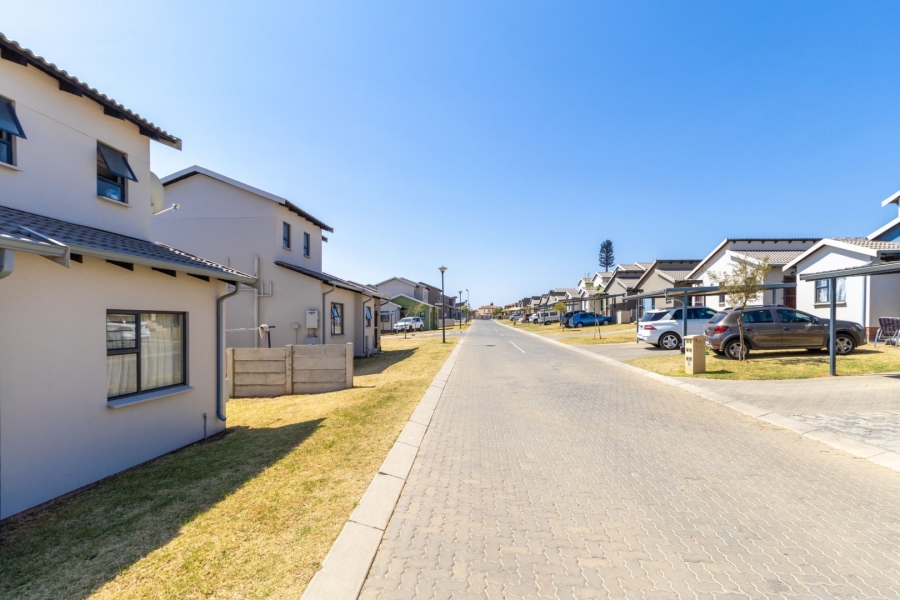 To Let 3 Bedroom Property for Rent in Noordwyk Gauteng