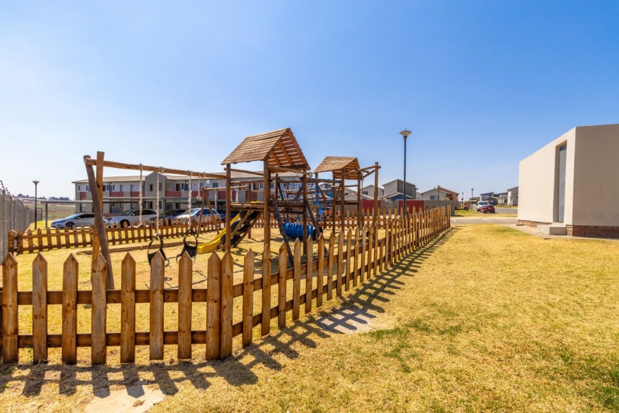 To Let 3 Bedroom Property for Rent in Noordwyk Gauteng