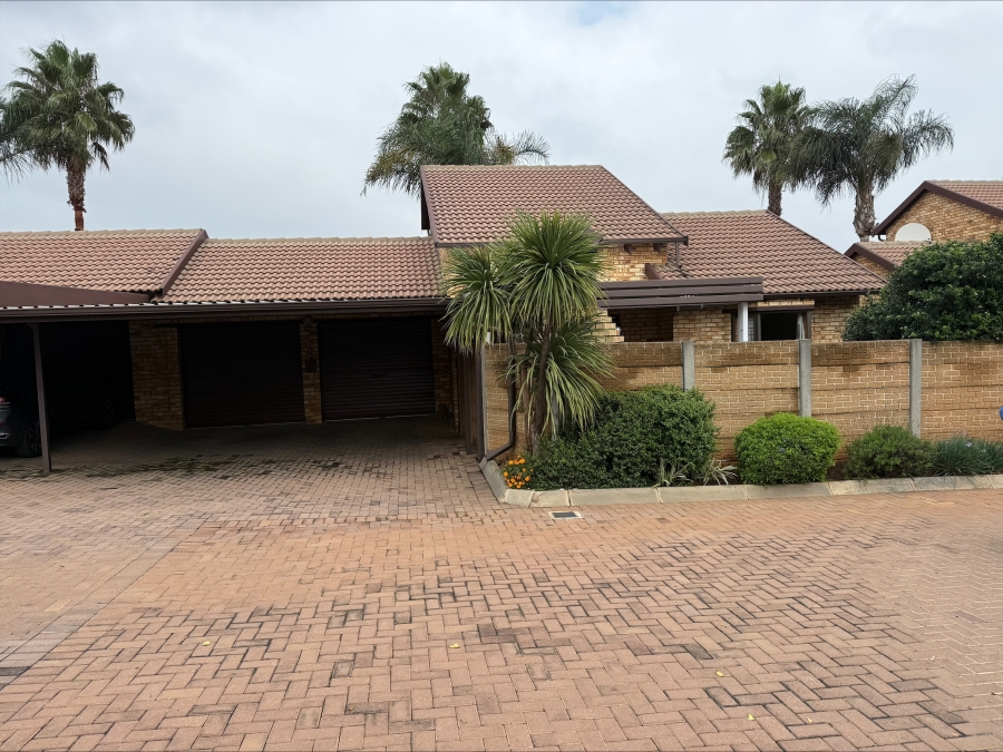 3 Bedroom Property for Sale in Allens Nek Gauteng