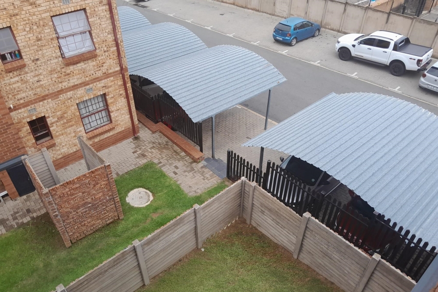 2 Bedroom Property for Sale in Carlswald Gauteng