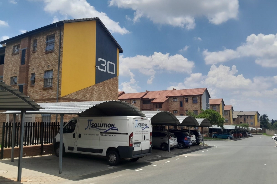 2 Bedroom Property for Sale in Carlswald Gauteng