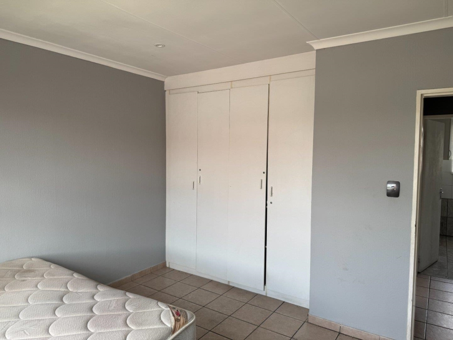 2 Bedroom Property for Sale in Vorna Valley Gauteng
