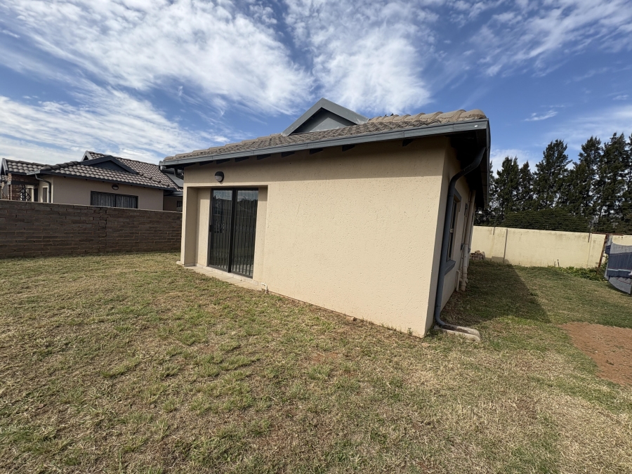 2 Bedroom Property for Sale in Andeon Gauteng