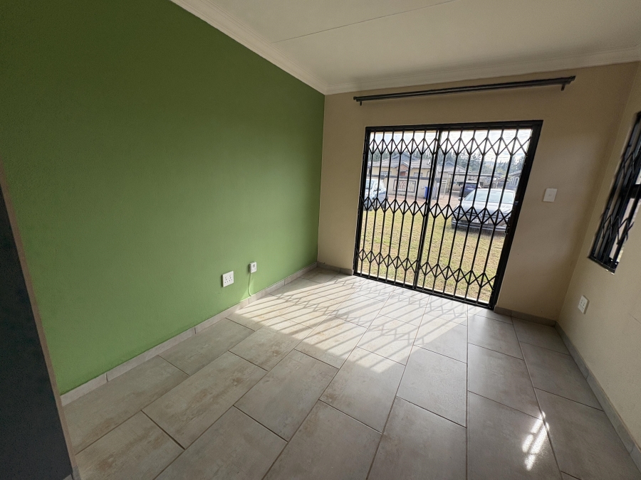 2 Bedroom Property for Sale in Andeon Gauteng