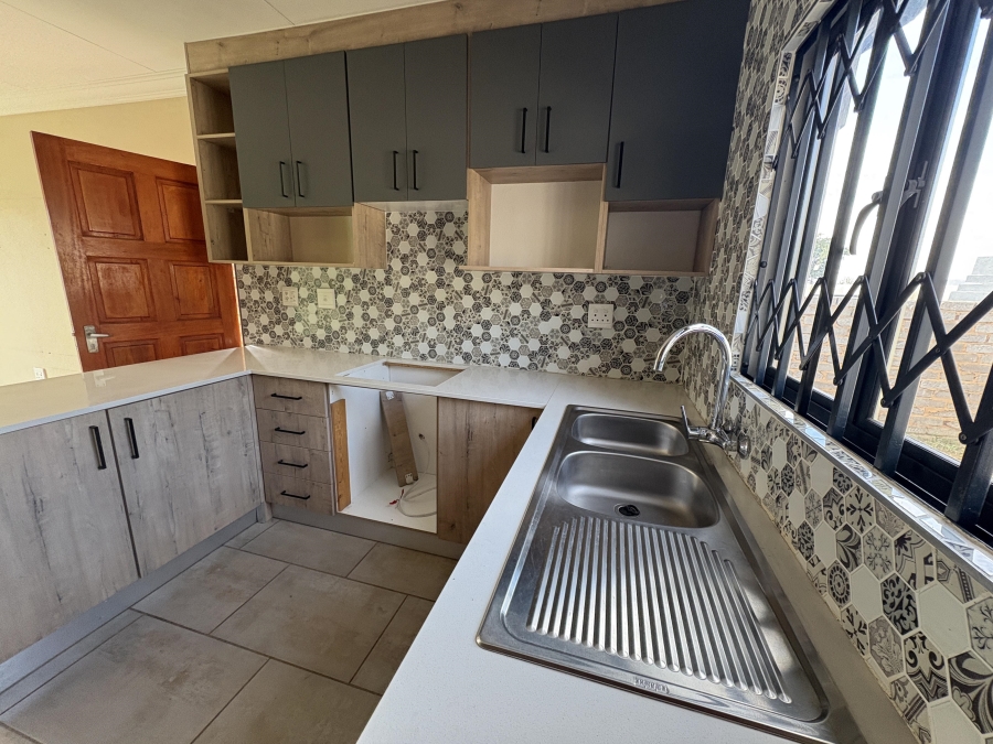 2 Bedroom Property for Sale in Andeon Gauteng