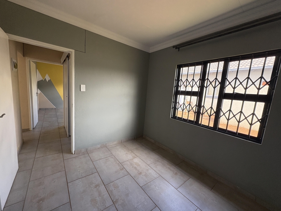 2 Bedroom Property for Sale in Andeon Gauteng