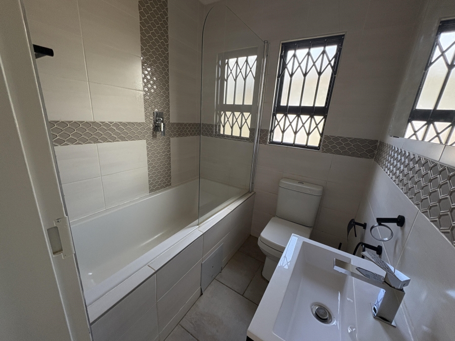 2 Bedroom Property for Sale in Andeon Gauteng