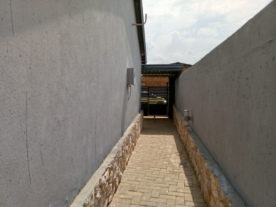 2 Bedroom Property for Sale in Kwa Thema Gauteng