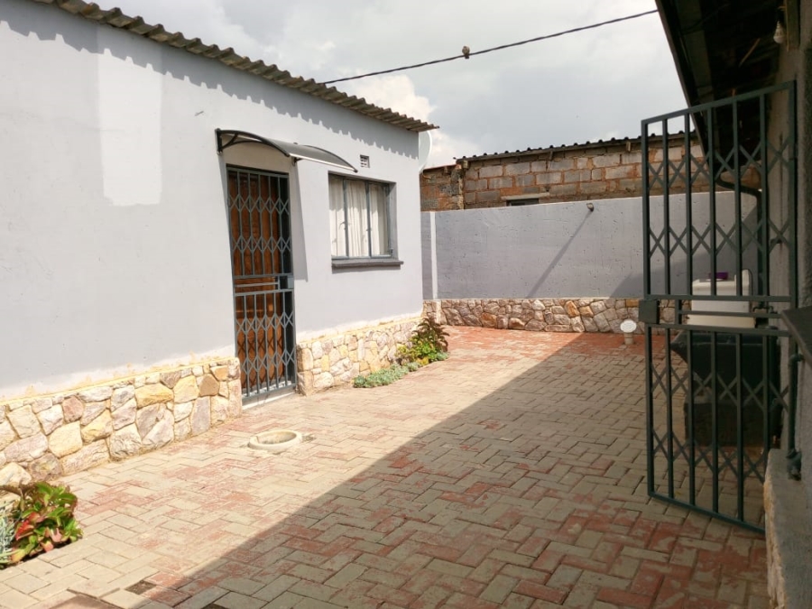 2 Bedroom Property for Sale in Kwa Thema Gauteng