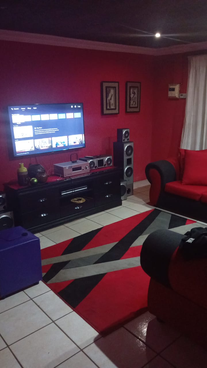 2 Bedroom Property for Sale in Kwa Thema Gauteng