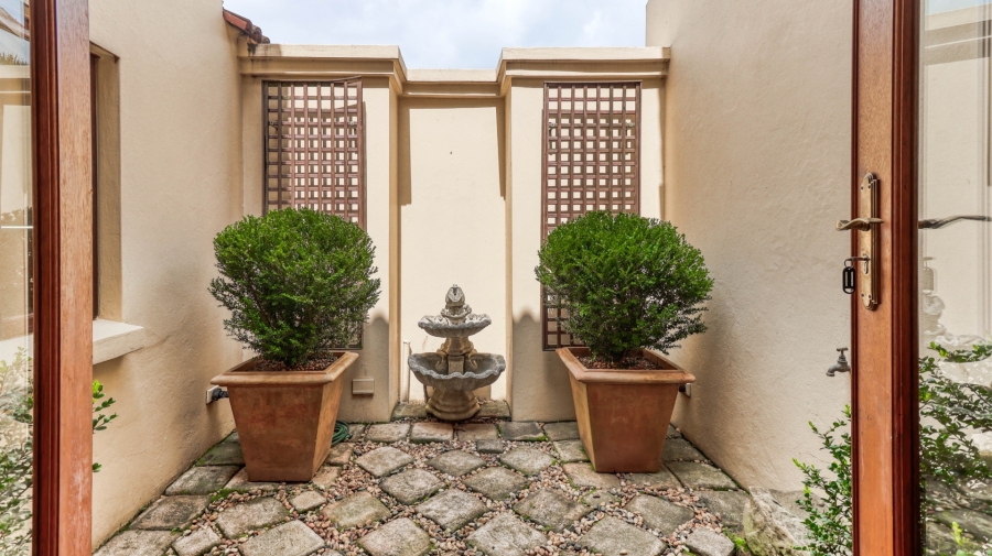 5 Bedroom Property for Sale in Dainfern Golf Estate Gauteng