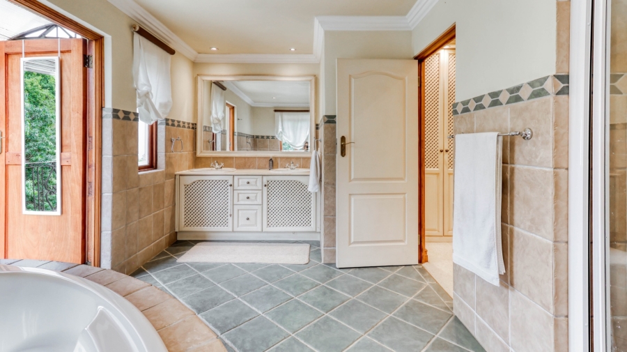 5 Bedroom Property for Sale in Dainfern Golf Estate Gauteng