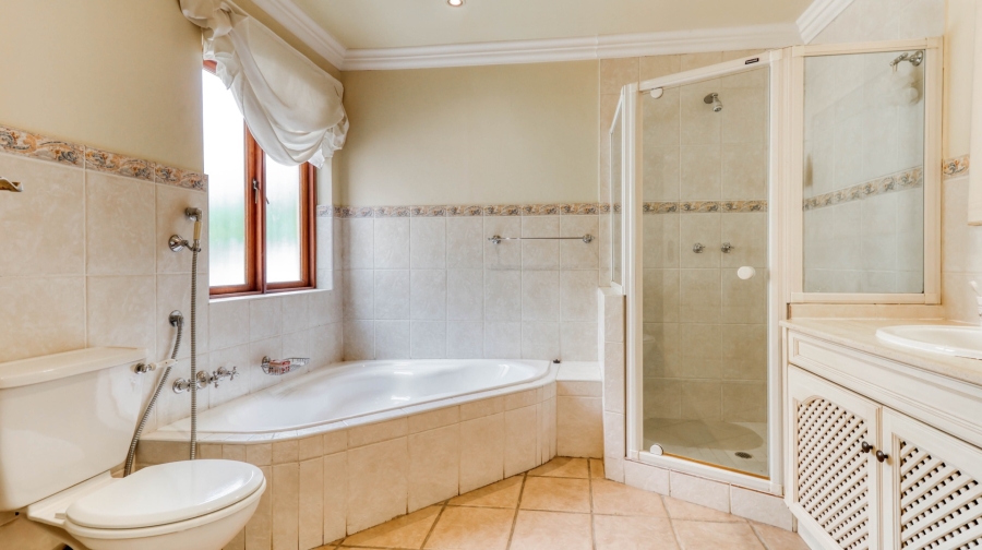 5 Bedroom Property for Sale in Dainfern Golf Estate Gauteng