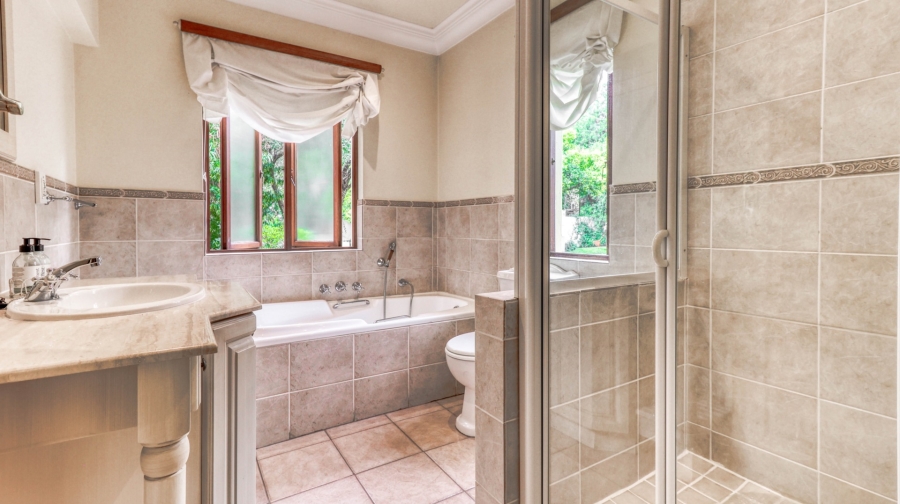 5 Bedroom Property for Sale in Dainfern Golf Estate Gauteng