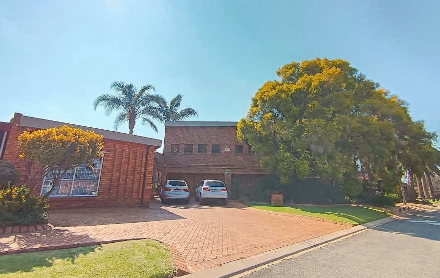 4 Bedroom Property for Sale in Sunward Park Gauteng
