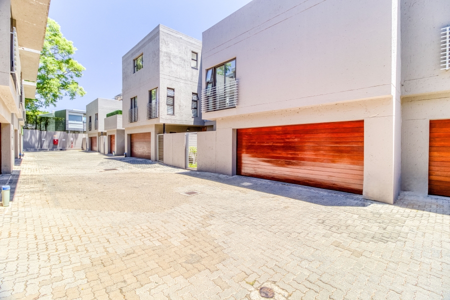 4 Bedroom Property for Sale in Hurlingham Gauteng