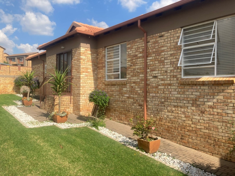 3 Bedroom Property for Sale in Willowbrook Gauteng