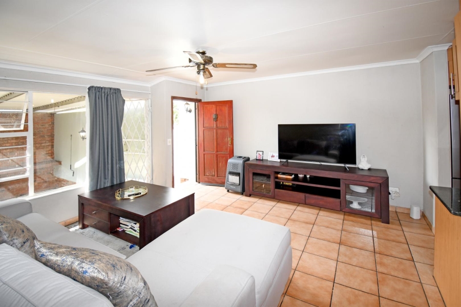 2 Bedroom Property for Sale in Magaliessig Gauteng