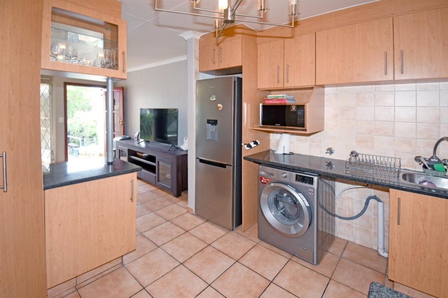 2 Bedroom Property for Sale in Magaliessig Gauteng