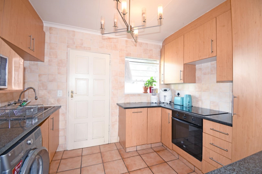 2 Bedroom Property for Sale in Magaliessig Gauteng