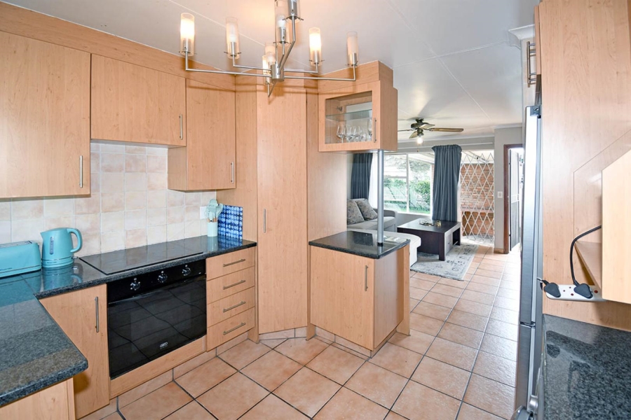 2 Bedroom Property for Sale in Magaliessig Gauteng