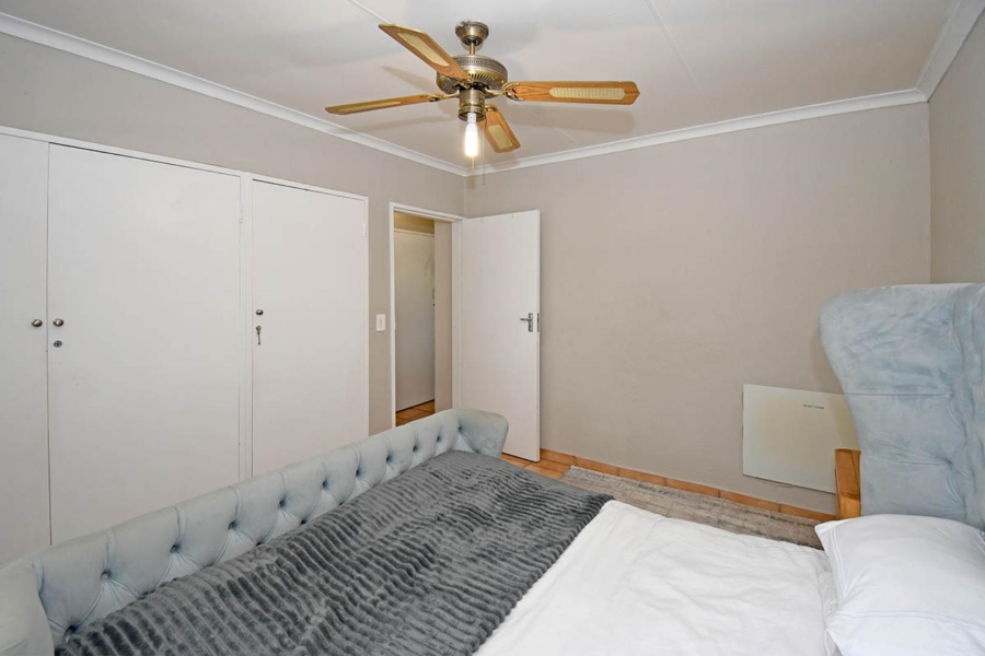 2 Bedroom Property for Sale in Magaliessig Gauteng